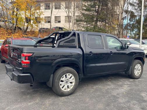 2024 Nissan Frontier SV