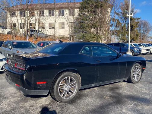 2019 Dodge Challenger SXT