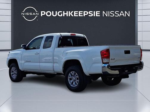 Super White 2017 Toyota Tacoma SR5