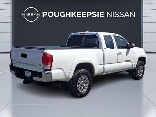 Super White 2017 Toyota Tacoma SR5