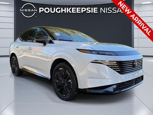 Everest White Pearl Tricoat/Super Black 2025 Nissan Murano Platinum