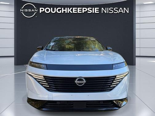 Everest White Pearl Tricoat/Super Black 2025 Nissan Murano Platinum