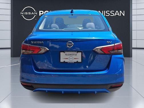 Electric Blue Metallic 2020 Nissan Versa 1.6 SV