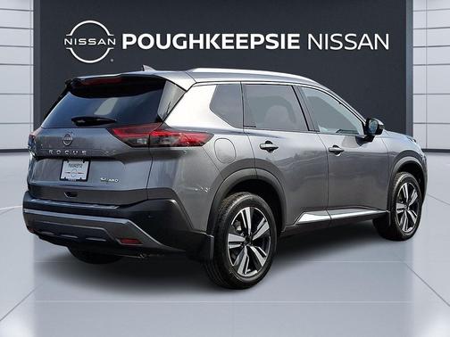 Gun Metallic 2023 Nissan Rogue SL