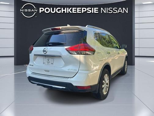 Pearl White 2017 Nissan Rogue SV