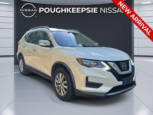 Pearl White 2017 Nissan Rogue SV