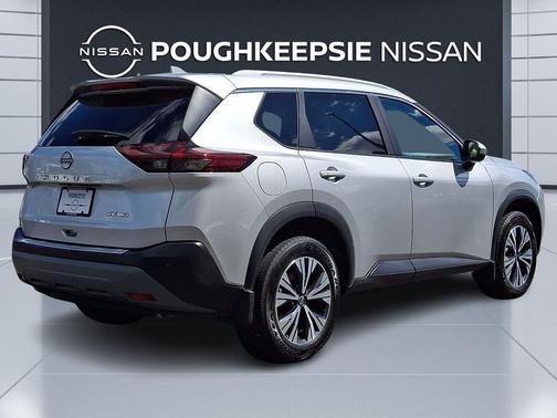 Brilliant Silver Metallic 2023 Nissan Rogue SV