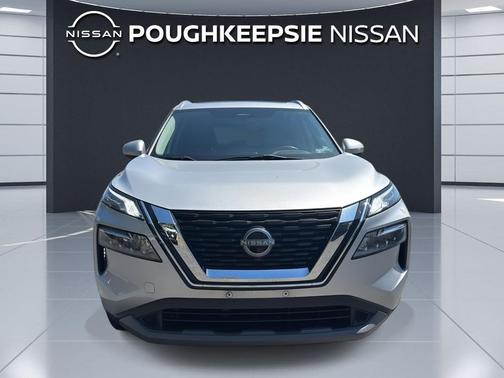 Brilliant Silver Metallic 2023 Nissan Rogue SV