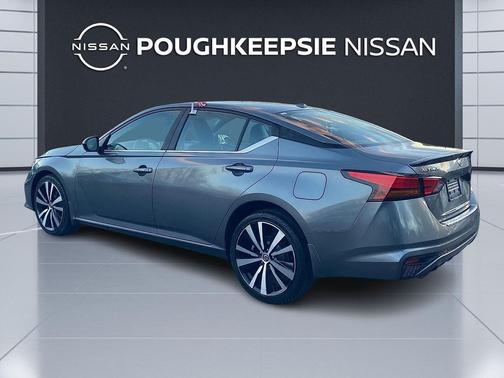 2022 Nissan Altima SR Intelligent AWD