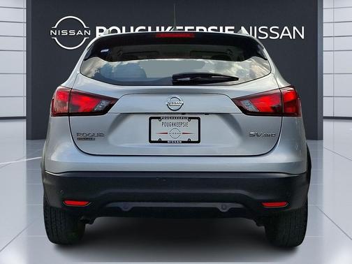 Brilliant Silver Metallic 2019 Nissan Rogue Sport SV