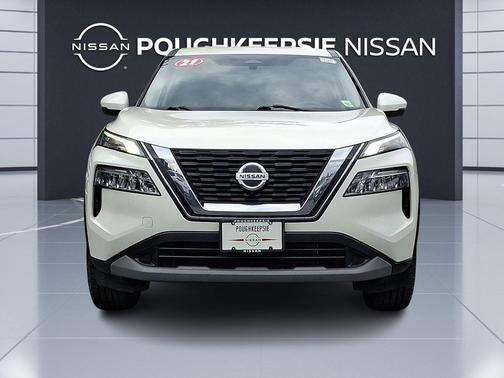 Pearl White Tricoat 2021 Nissan Rogue SV