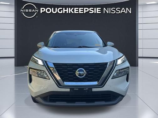 Pearl White Tricoat 2021 Nissan Rogue SV