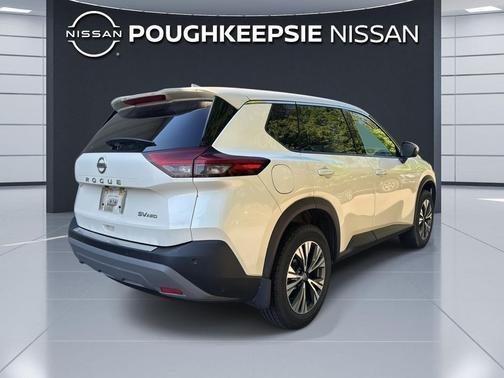 Pearl White Tricoat 2021 Nissan Rogue SV