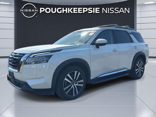 Pearl White Tricoat 2023 Nissan Pathfinder Platinum 4WD