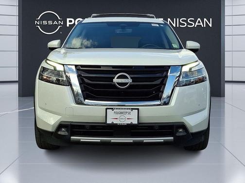 Pearl White Tricoat 2023 Nissan Pathfinder Platinum 4WD