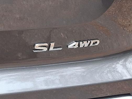 2025 Nissan Pathfinder SL 4WD