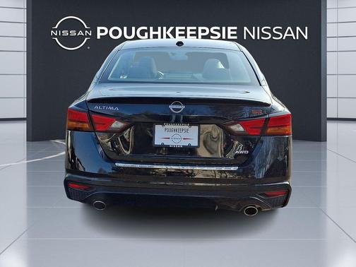 2023 Nissan Altima SR Intelligent AWD