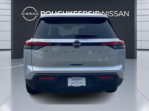 2025 Nissan Pathfinder SV 4WD
