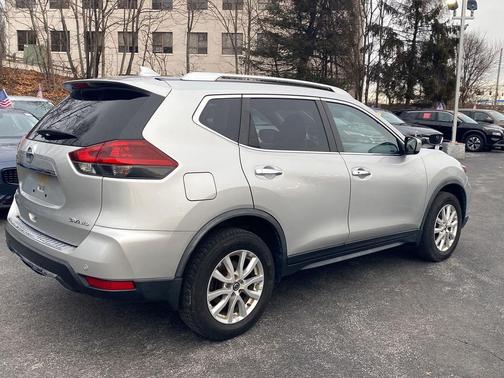 2020 Nissan Rogue SV