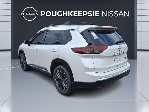 Everest White Pearl Tricoat 2026 Nissan Rogue Platinum