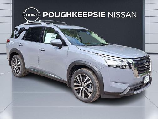 2025 Nissan Pathfinder Platinum 4WD