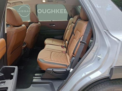2025 Nissan Pathfinder Platinum 4WD