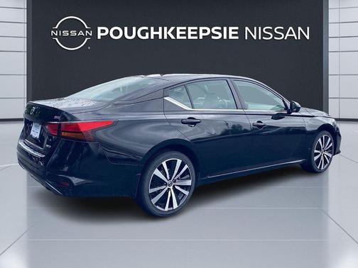 2022 Nissan Altima SR Intelligent AWD