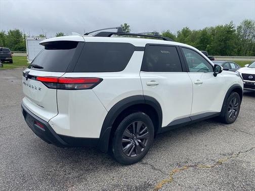 2022 Nissan Pathfinder SV 4WD