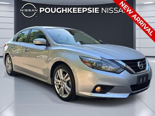 Brilliant Silver 2016 Nissan Altima 3.5 SL