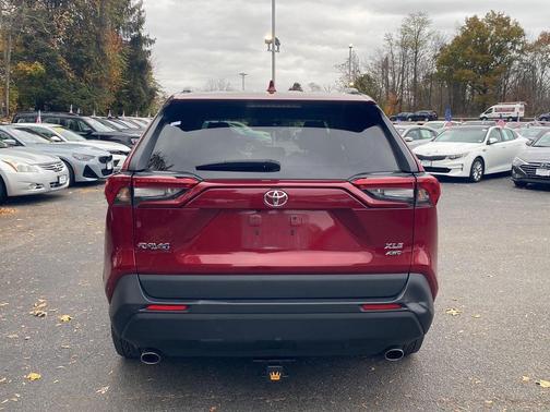 2020 Toyota RAV4 XLE