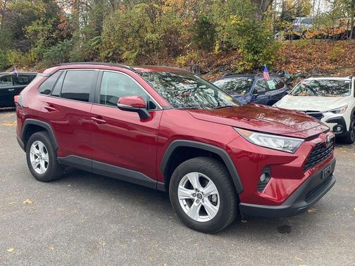 2020 Toyota RAV4 XLE