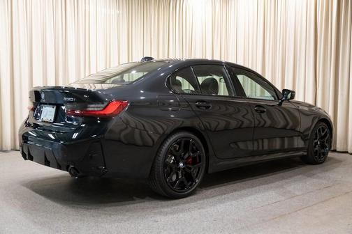 2025 BMW 330 i xDrive