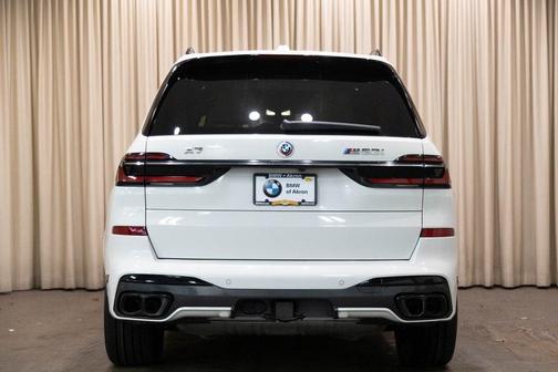 2023 BMW X7 M60i