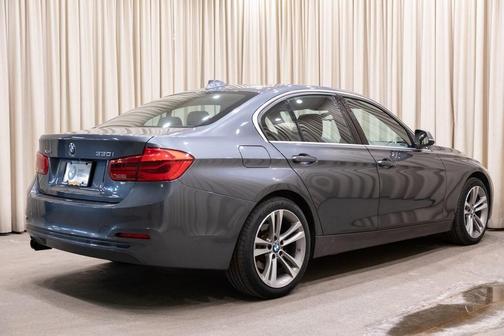 2018 BMW 330 i xDrive