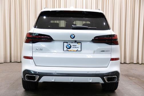 Mineral White Metallic 2026 BMW X5 xDrive40i