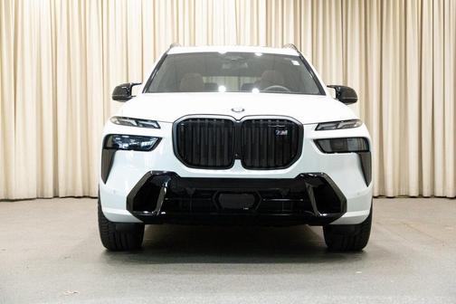 2026 BMW X7 M60i