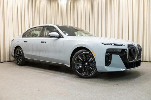 2025 BMW 760 760i xDrive