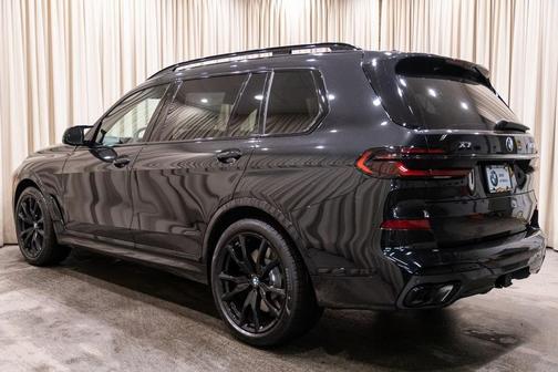 2026 BMW X7 M60i