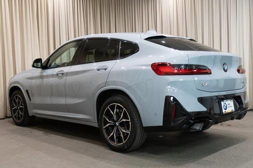 2023 BMW X4 xDrive30i