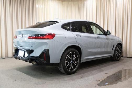 2023 BMW X4 xDrive30i
