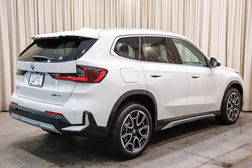 Alpine White 2026 BMW X1 xDrive28i