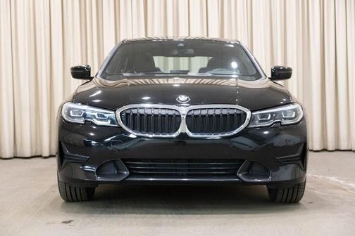 2022 BMW 330 i xDrive