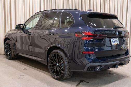 Carbon Black Metallic 2026 BMW X5 M60i