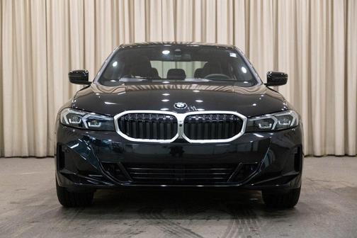2025 BMW 330 i xDrive