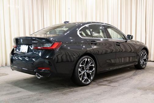 2025 BMW 330 i xDrive