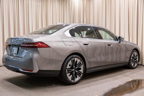 2026 BMW 530 i xDrive