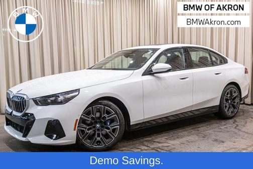Alpine White 2026 BMW 530 i xDrive
