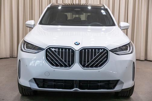 Mineral White Metallic 2026 BMW X3 30 xDrive