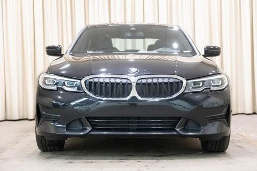 2022 BMW 330 i xDrive