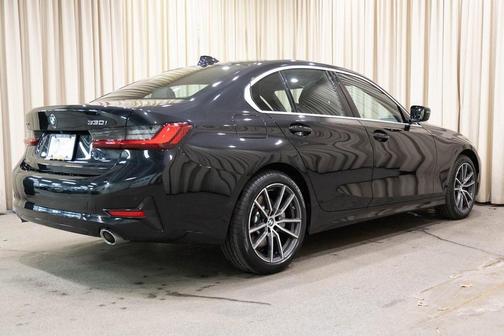2022 BMW 330 i xDrive